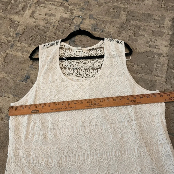 Solitaire stretchy lace tank top - Picture 10 of 15